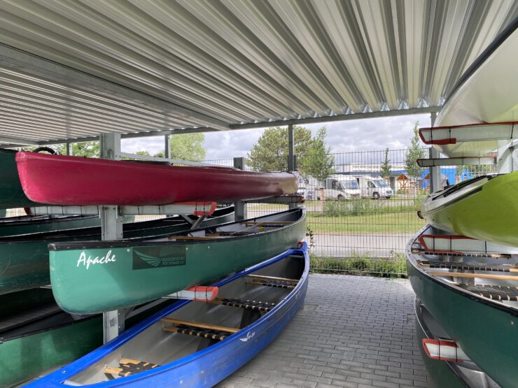 Boote am StroamCamp Schwedt, Foto: Alena Lampe